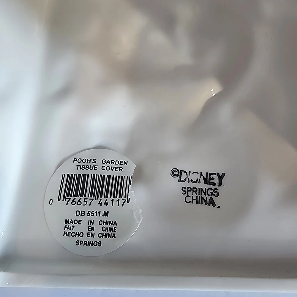 Disney Winnie the Pooh Ceramic Garden Tissue Holder